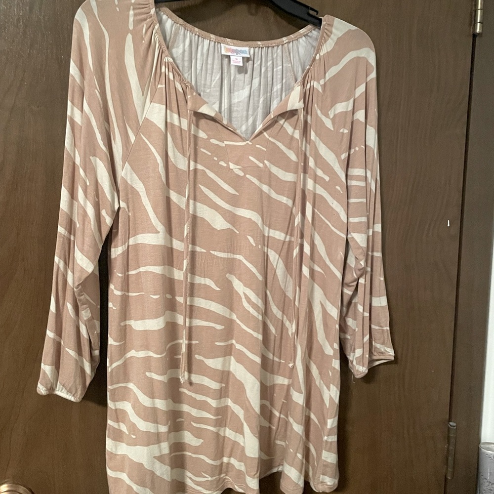 EUC LulaRoe Debra peasant top-LIKE NEW Zebra print
